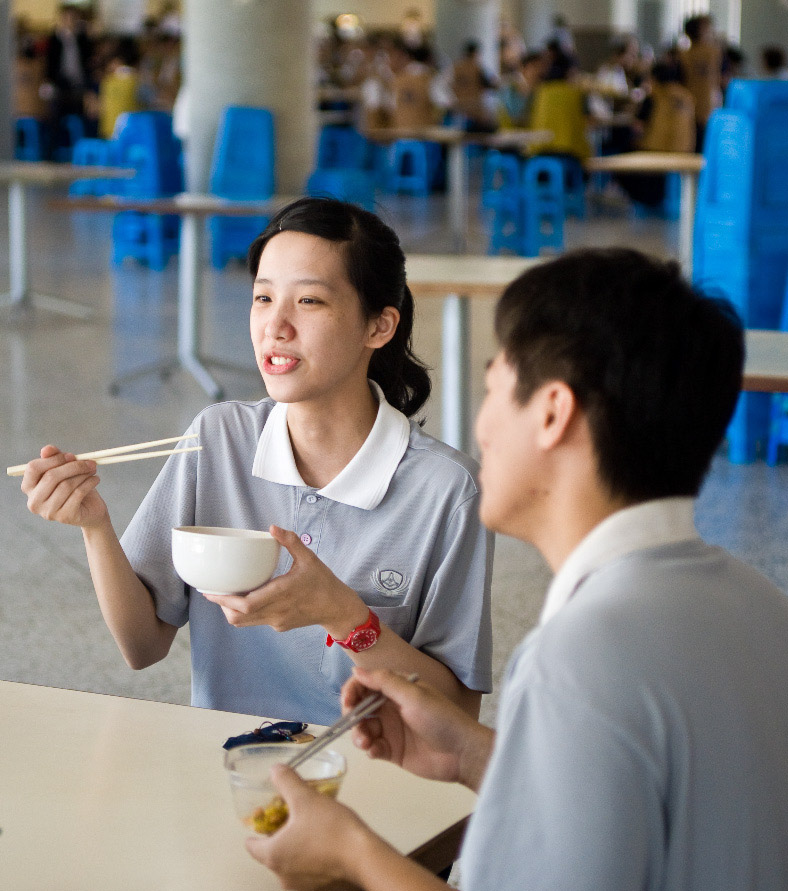 同學餐廳用餐